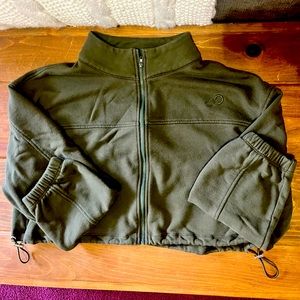 Curves n Combatboots crop zip up